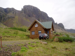 Vindheimar Cottage - Great View - Hot Tub